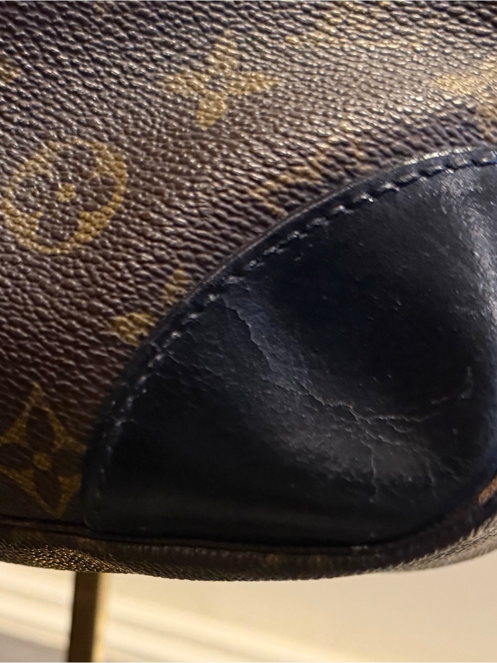 Vintage Louis Vuitton Boulogne 30 Monogram Shoulder Bag - Picture 6 of 11